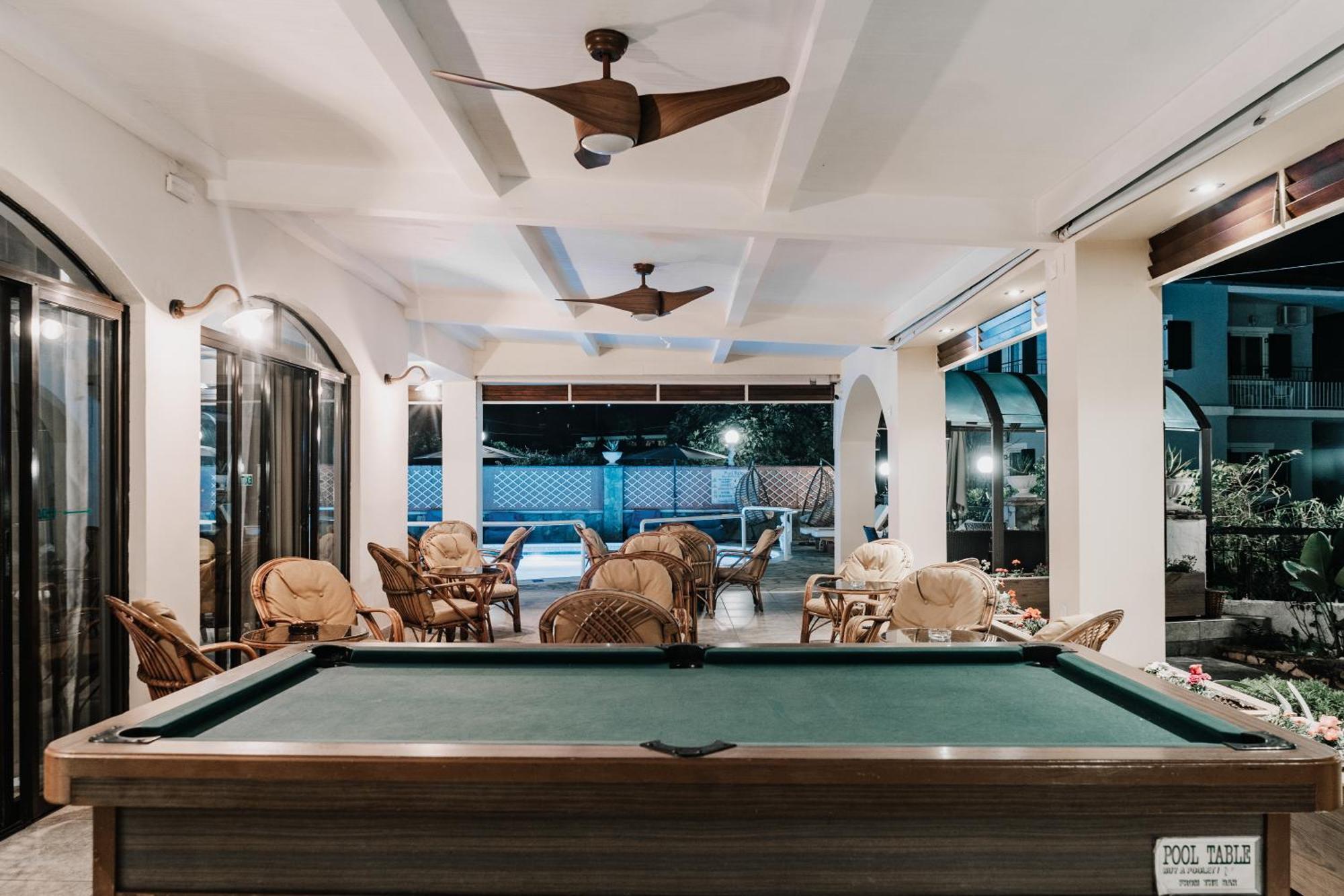 Maltezos Hotel Gouvia Ngoại thất bức ảnh