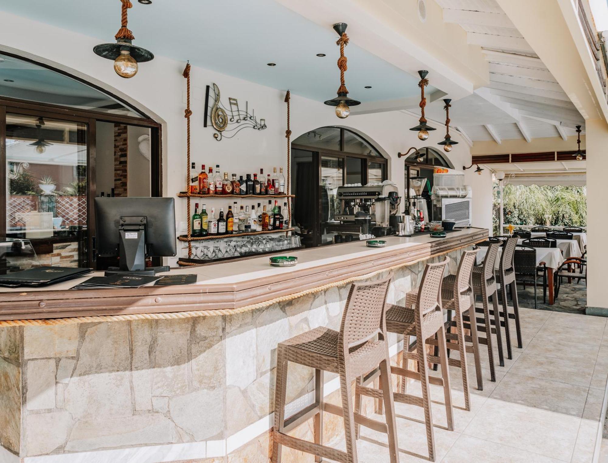 Maltezos Hotel Gouvia Ngoại thất bức ảnh