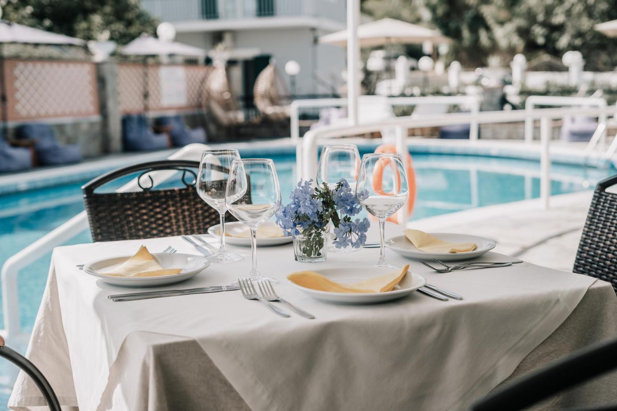 Maltezos Hotel Gouvia Ngoại thất bức ảnh