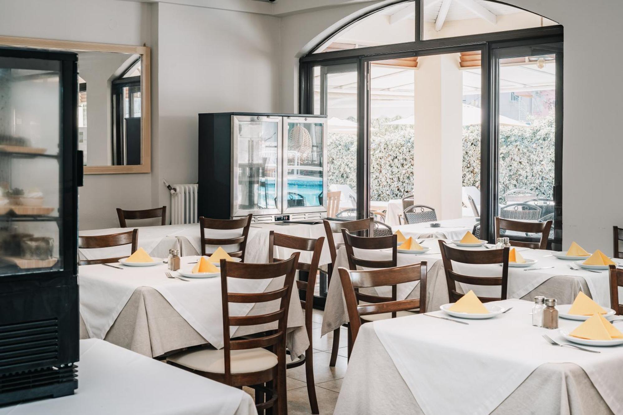Maltezos Hotel Gouvia Ngoại thất bức ảnh
